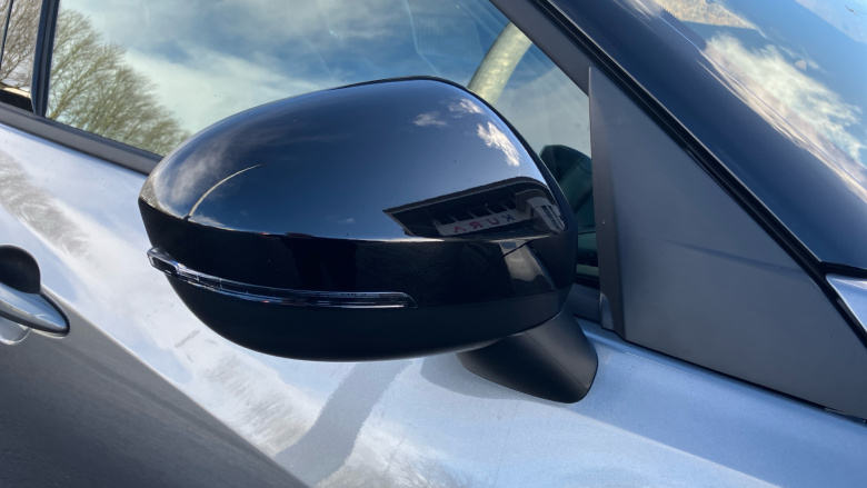 Nissan Juke 1.0 DiG-T N-Connecta 5dr Petrol Hatchback